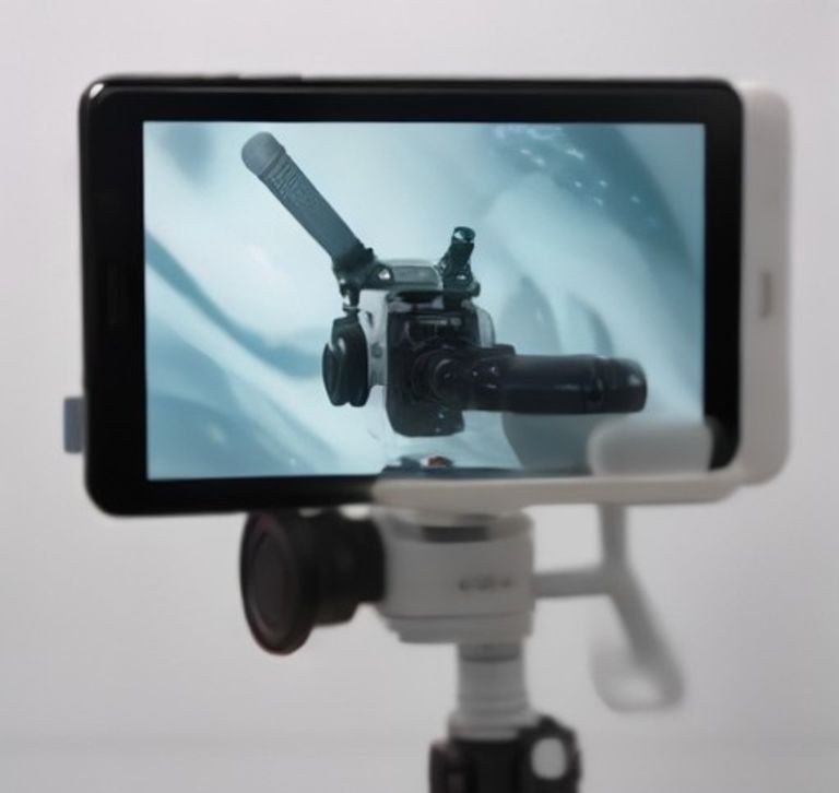 DJI Osmo Action 5 Pro Combo: Cámara de Acción Profesional con Sensor Avanzado y Doble Pantalla