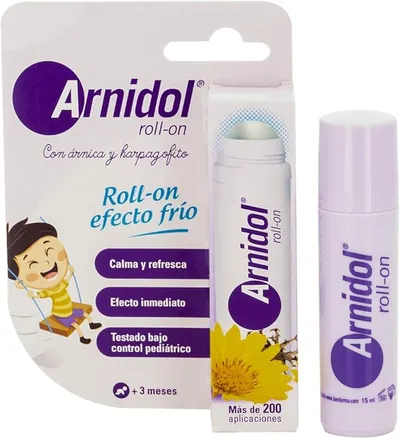 Arnidol - Roll On, Calma, Refresca y Reconforta la Piel, Efecto Frío, con Ingredientes Naturales como el Árnica y Harpagofito, Apto a Partir de los 3 Meses de Edad - 15 ml