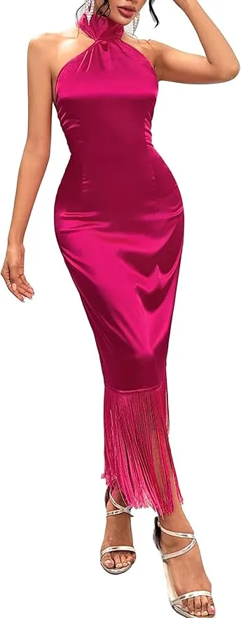 Vestido ajustado de satén con cuello halter