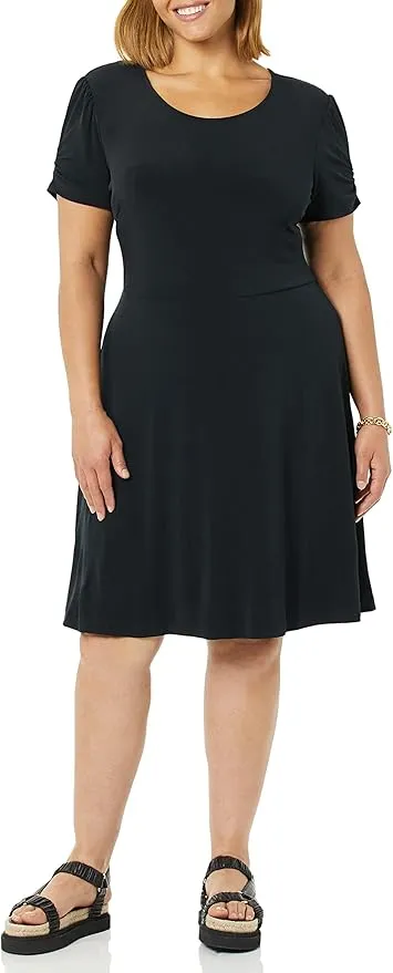Amazon Essentials Vestido Acampanado con Cuello Redondo y Manga Corta Fruncida