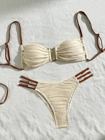 Bikini Blanco con Aros y Diseño Texturizado, Tallas S-L