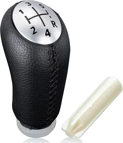 Spurtar Pomos de Palanca de Cambios 5 Velocidades Manual Palanca de velocidad del coche para Renault Clio 3 III 2005-09, Clio 4 2012-19, Megane 2 Laguna 2 2003-09, Negro Cuero, con Adaptador