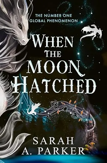 When the Moon Hatched: The Moonfall Series Book 1 - Novela Fantasía Romance