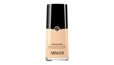 Base de Maquillaje Armani Luminous Silk - Acabado Luminoso y Natural