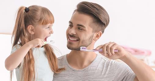 Pack 4 Cepillos de Dientes Colgate Extra Clean